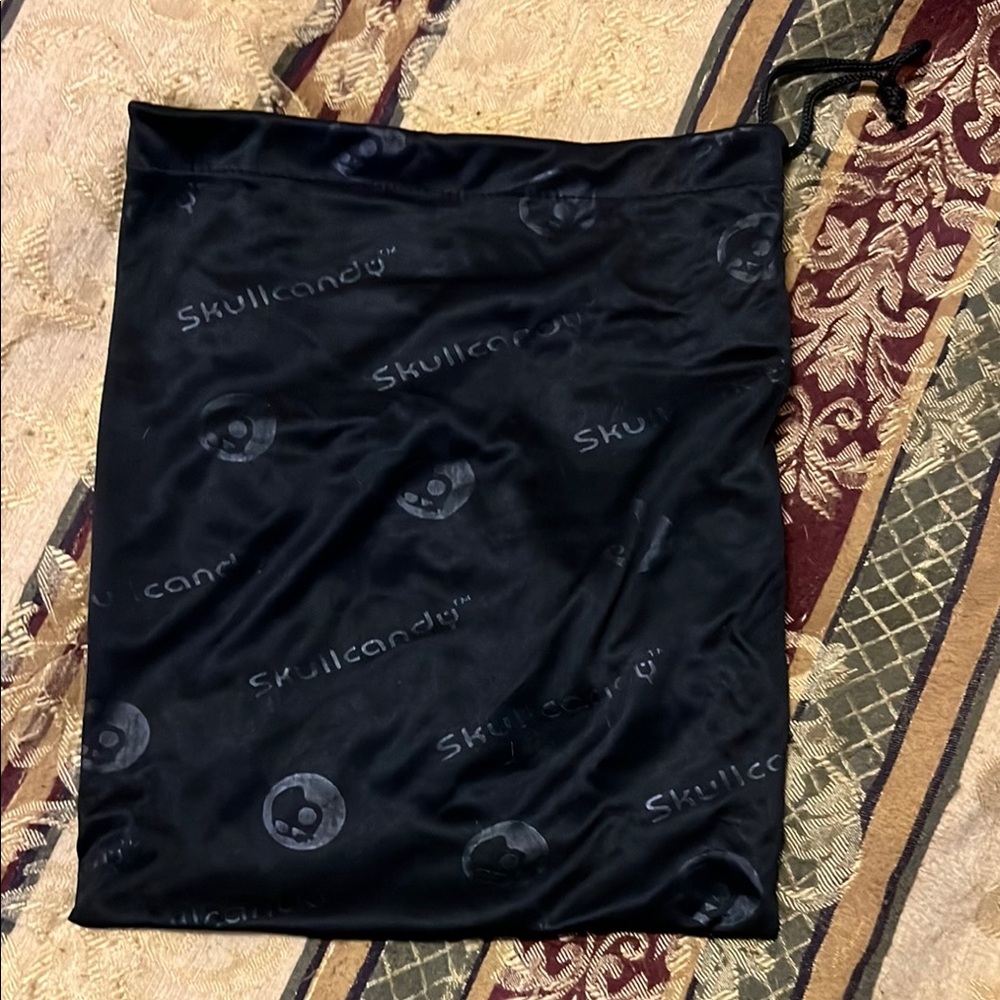 🔥SKULL CANDY BLACK DRAWSTRING BAG